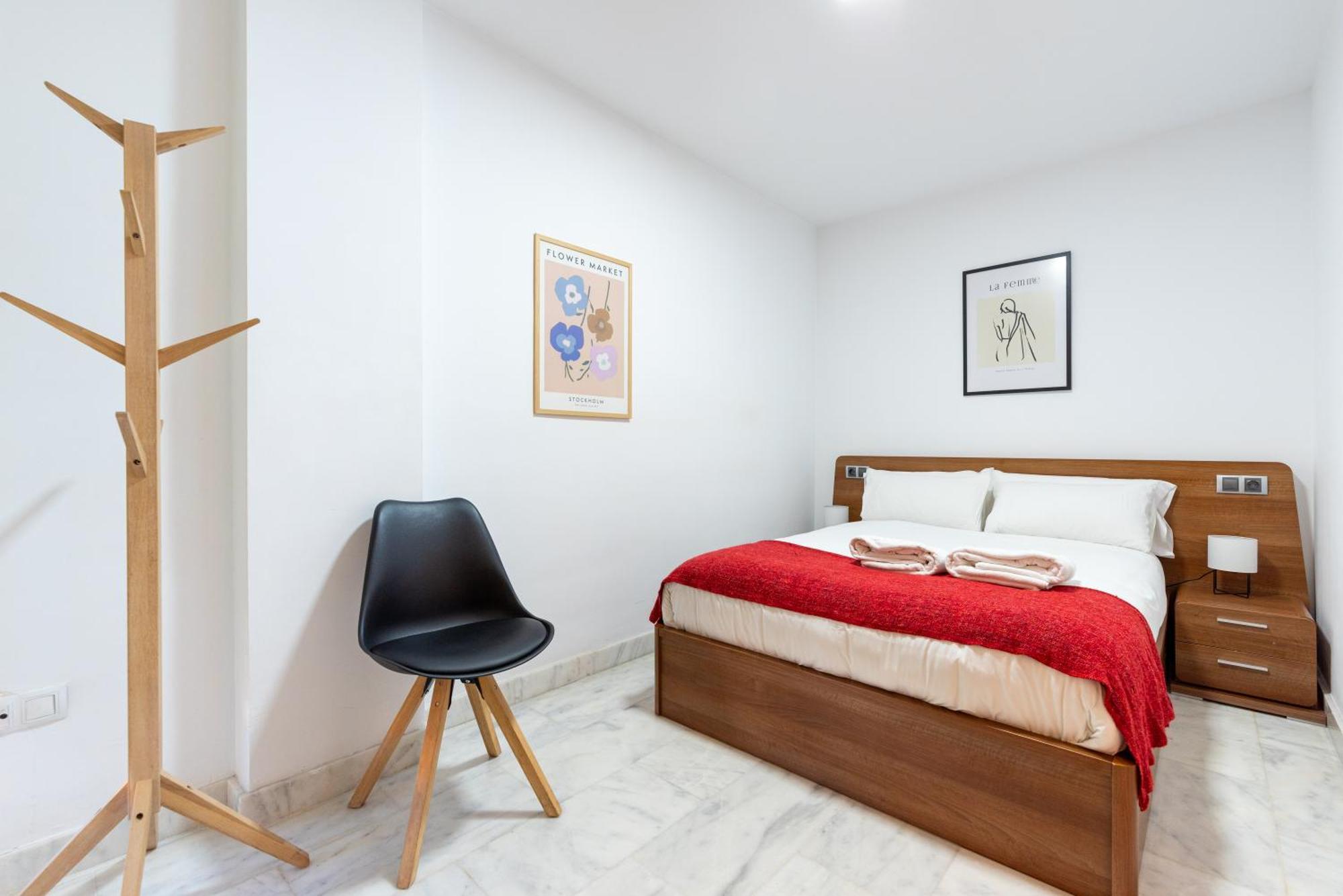 Wintowinrentals Quiet Apartment, Good Location, Free Parking Малага Екстериор снимка
