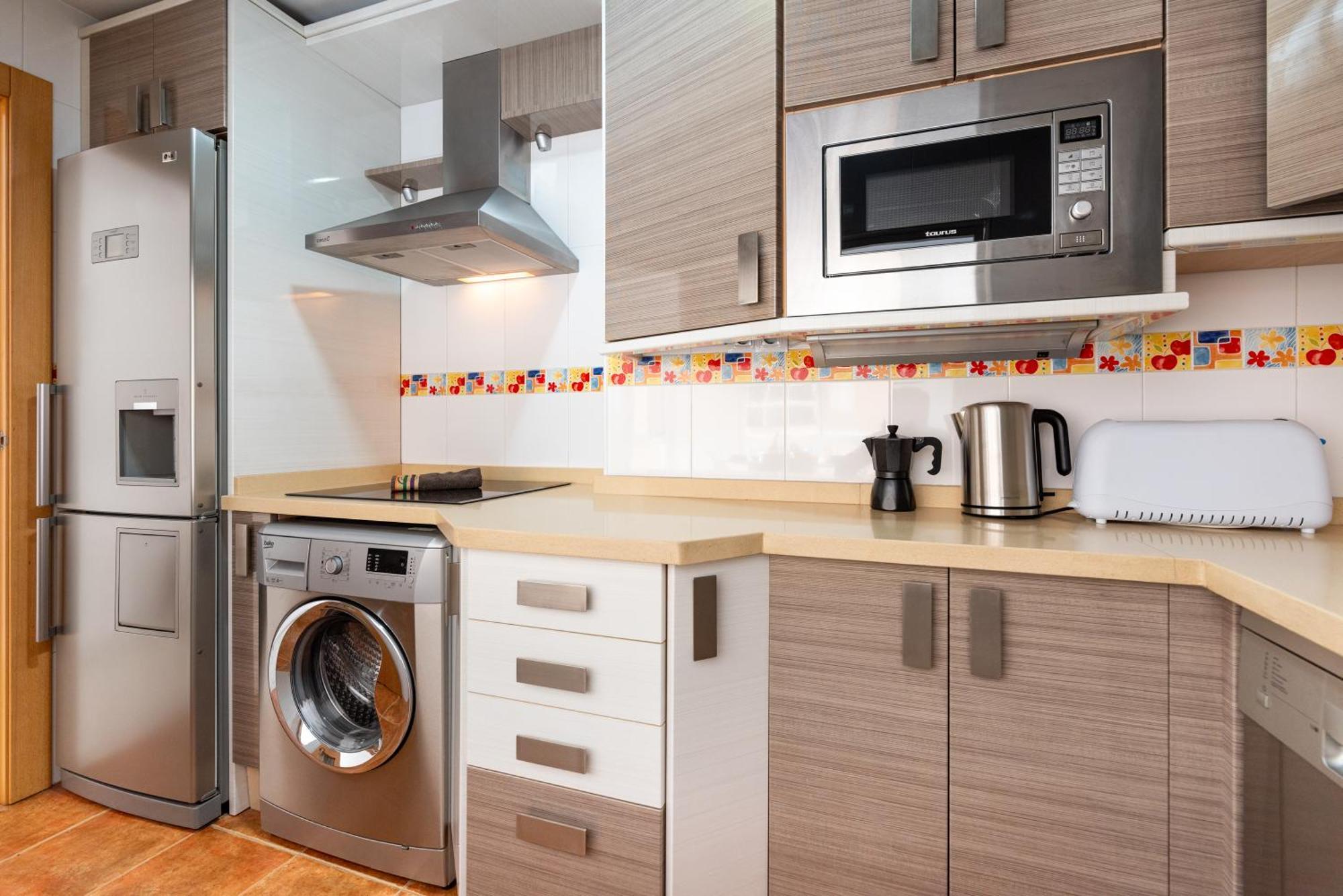 Wintowinrentals Quiet Apartment, Good Location, Free Parking Малага Екстериор снимка