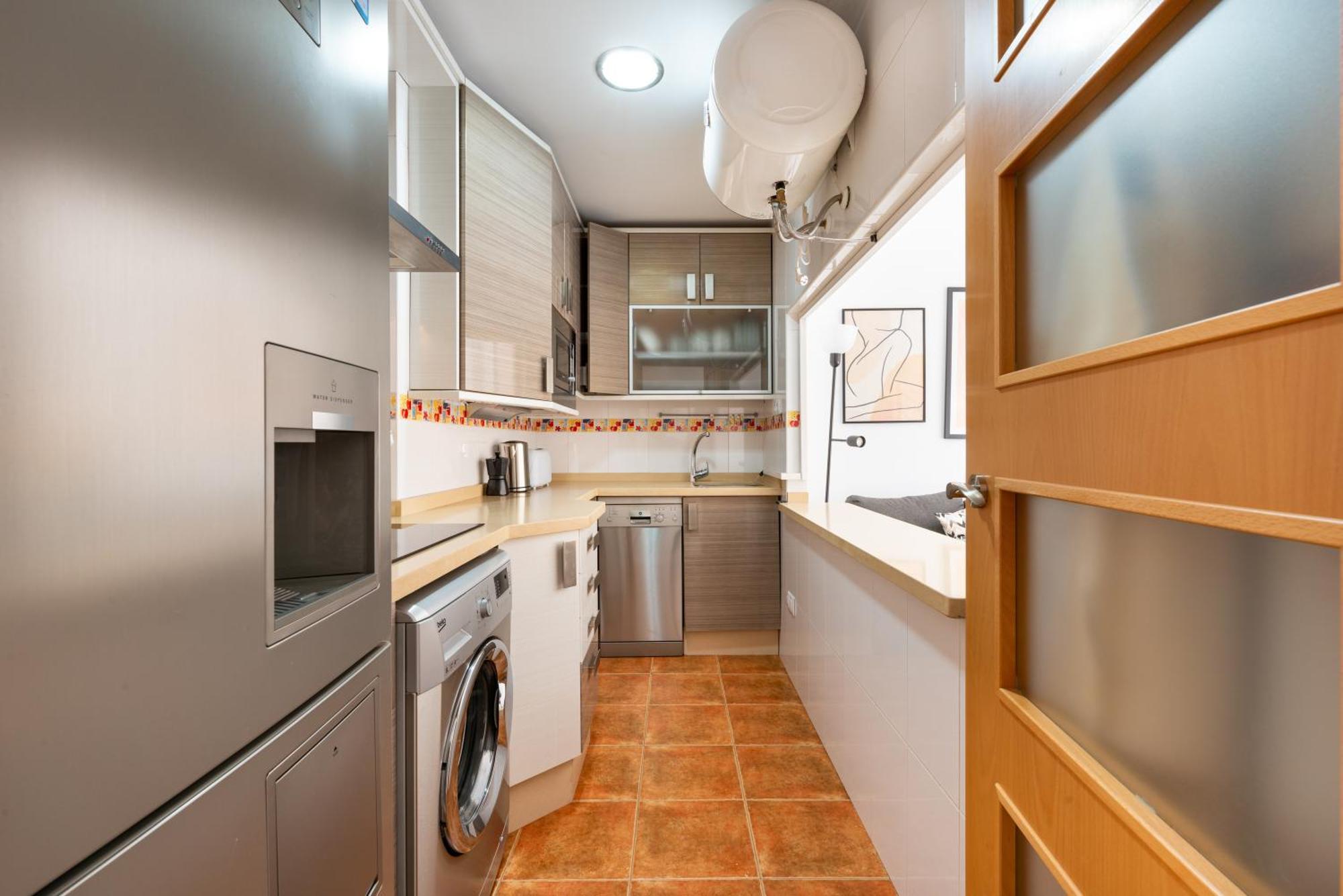 Wintowinrentals Quiet Apartment, Good Location, Free Parking Малага Екстериор снимка