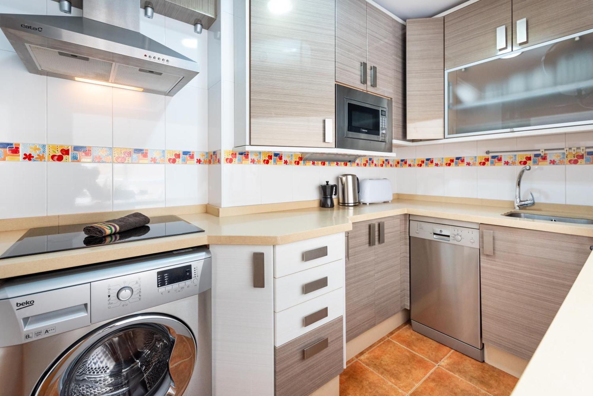 Wintowinrentals Quiet Apartment, Good Location, Free Parking Малага Екстериор снимка